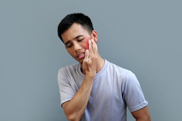 Seeing An Emergency Dentist For A Mouth Sore